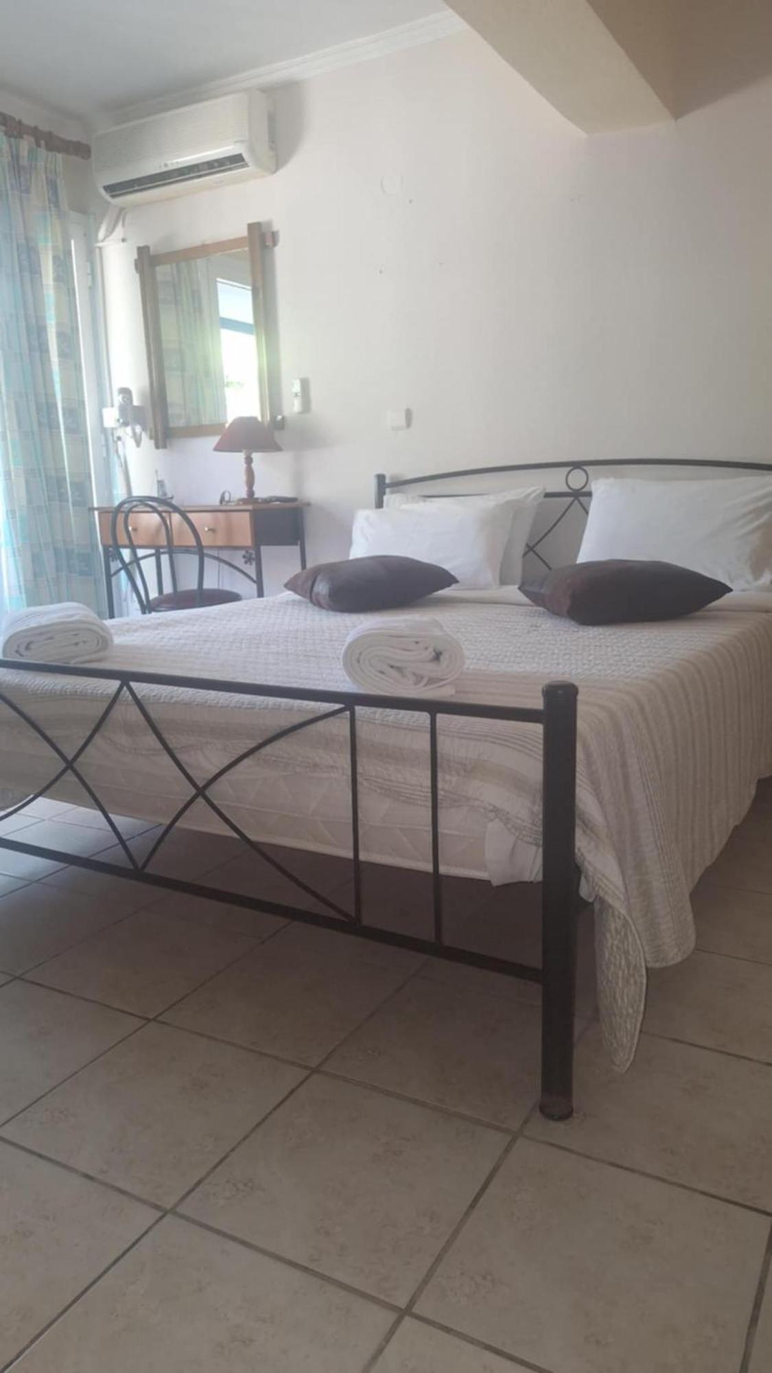 Fotini Apartments Paralia Agias Foteinis Rum bild