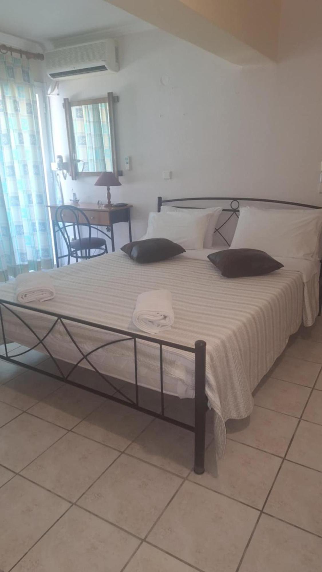 Fotini Apartments Paralia Agias Foteinis Rum bild